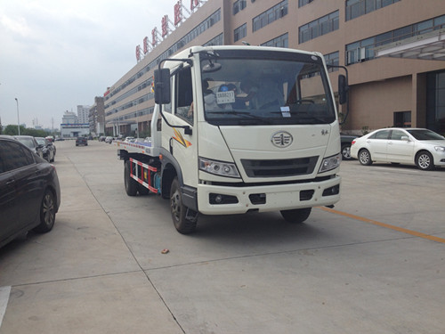 解放清障車（國(guó)四）